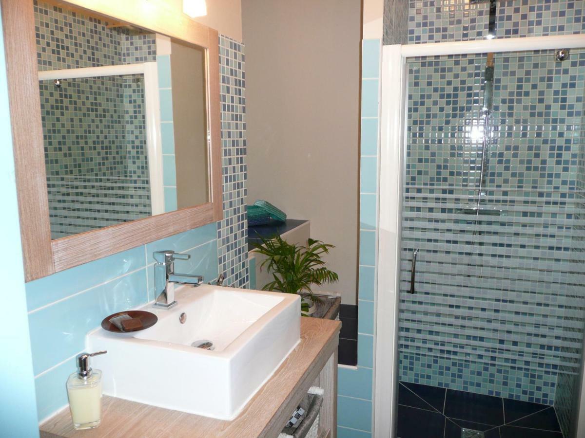 Mas Les Vieux Chenes Bed & Breakfast Льомбеск Екстериор снимка