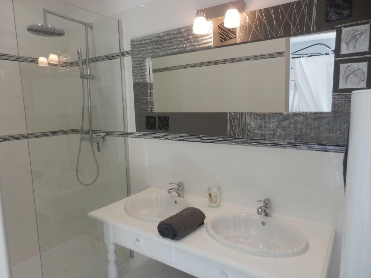 Mas Les Vieux Chenes Bed & Breakfast Льомбеск Екстериор снимка