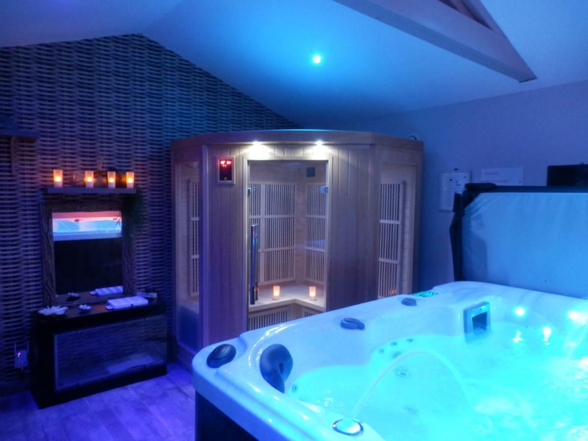 Mas Les Vieux Chenes Bed & Breakfast Льомбеск Екстериор снимка